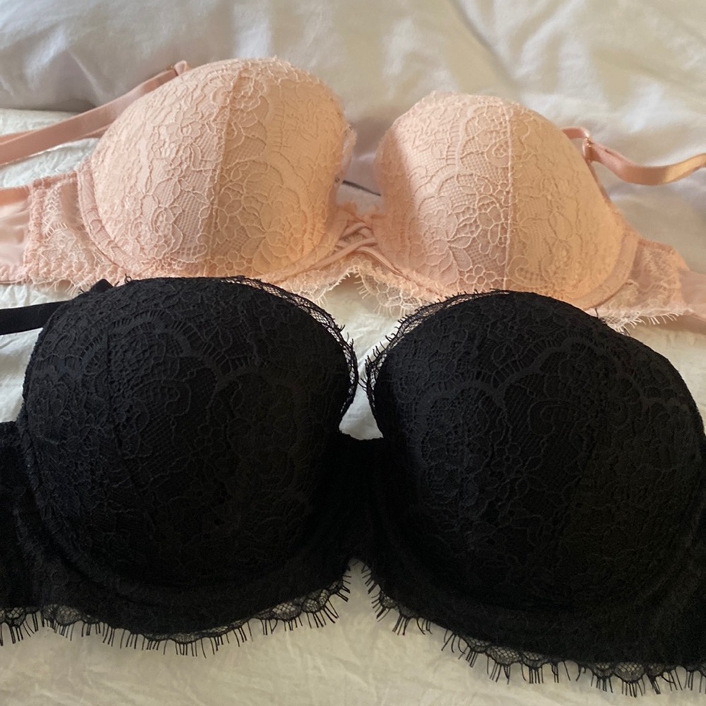 Like new Victoria Secrets lace bras